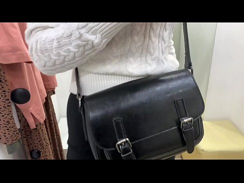 ❤️ Ëffentlech Masturbatioun vu jonke Bitch FeralBerry mat engem Dildo am Fittingsraum ️ Super Sex op Porno lb.yinshuabang.top